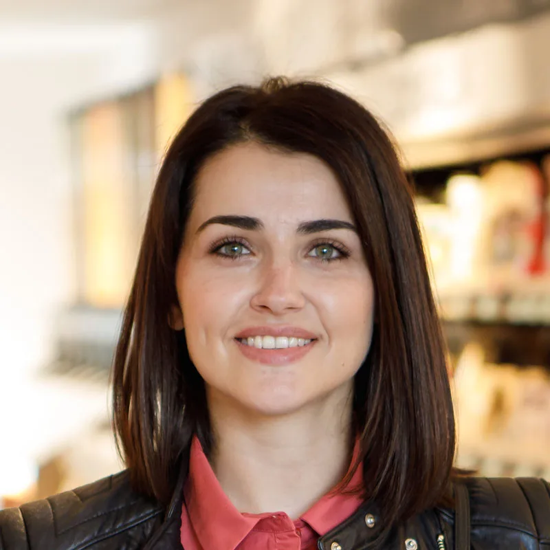 Maja Veselinović 1 Maja Veselinovic
